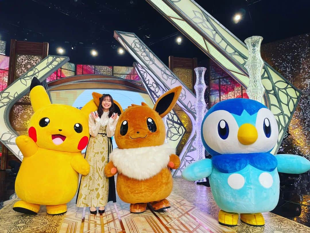 足立梨花のインスタグラム：「お知らせです🎉  テレビ東京 アニメ ポケットモンスター音楽祭 3/31(金)18:55~19:55放送！！  かわいいポケモンたちと、ポケモン大好きなみなさまと楽しい時間を過ごしてきました😌🤍  ぜひ見てください！！  #ポケモン #音楽祭 #ポケモン音楽祭 #テレビ東京 #tvtokyo #Pokémon」