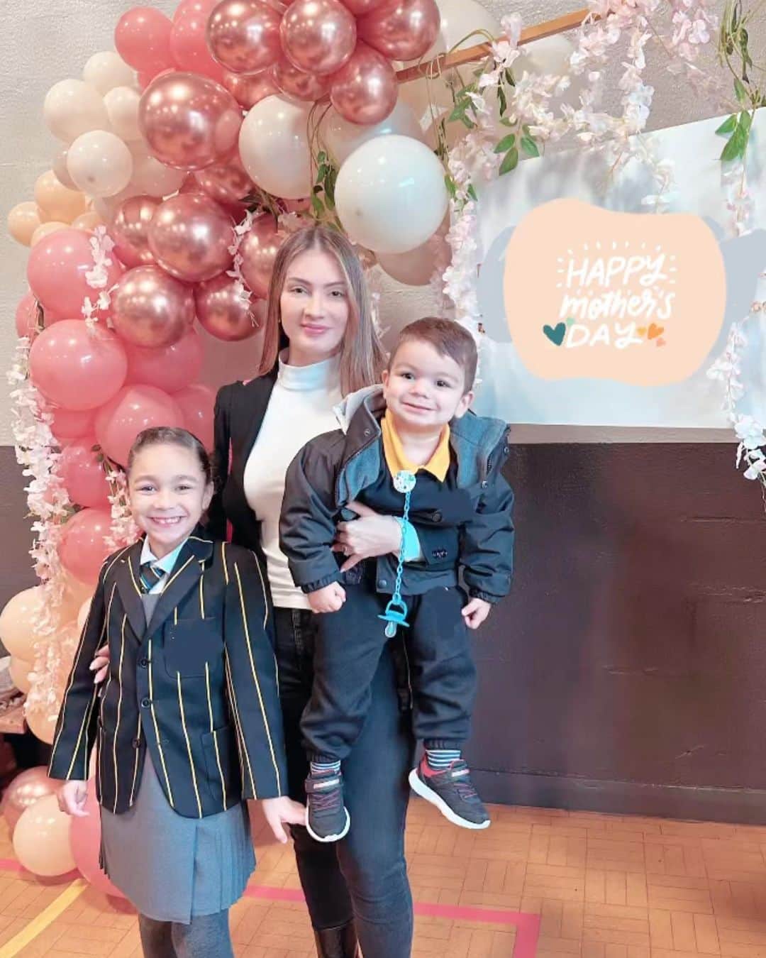 アナ・マリア・カゼミーロのインスタグラム：「Mother’s Day❤️🥰」