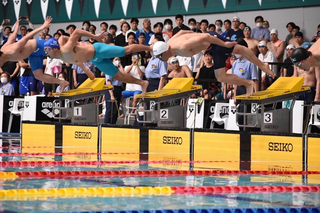 北島康介のインスタグラム：「東京都マスターズ  東京都水泳協会主管で行う辰巳国際水泳場最後の競技会。  私も無事に50m平泳ぎ泳ぎ切りました😮‍💨 7年振りのレースにたくさんのマスターズスイマーに見守られ、選手時代を思い出す事ができました。 応援して下さった皆さんありがとうございます。  マスターズスイマーの皆さん明日も頑張って下さい👏  #東京都マスターズ #水泳 #マスターズスイマー #東京都水泳協会 #辰巳国際水泳場   @tokyoswim」