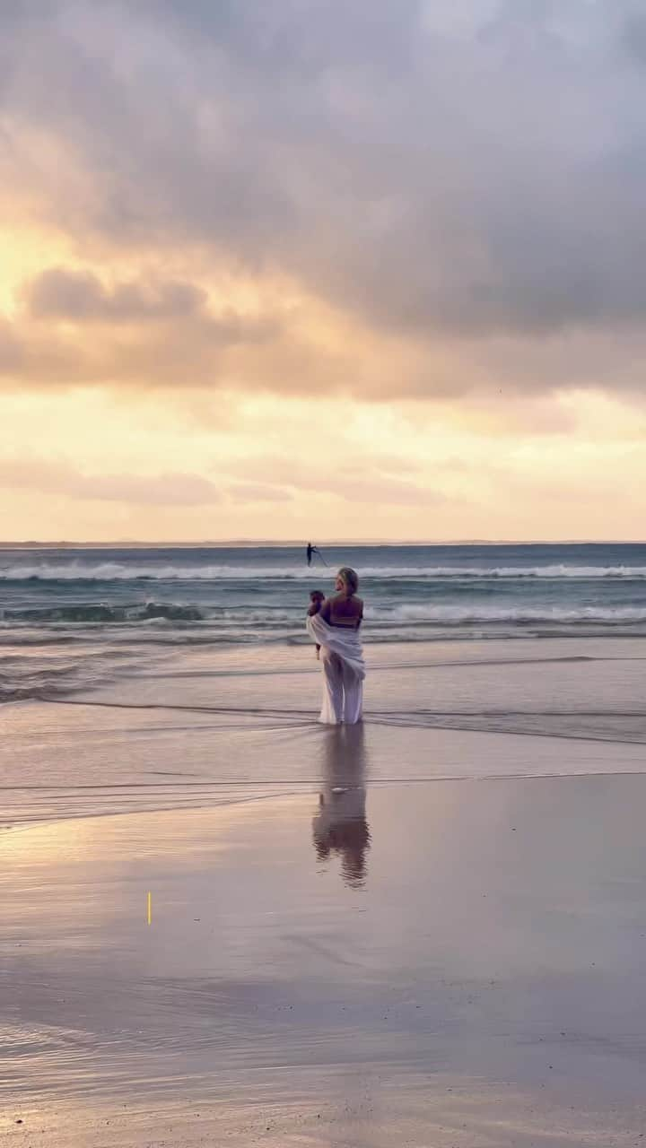 リリー＝ローズ・メロディのインスタグラム：「Those of you who have been following me from the start know that Australia has such a special place in my heart. It was so special to be back in some of my fav places with Irō 12 years later 🫶🏻✨」