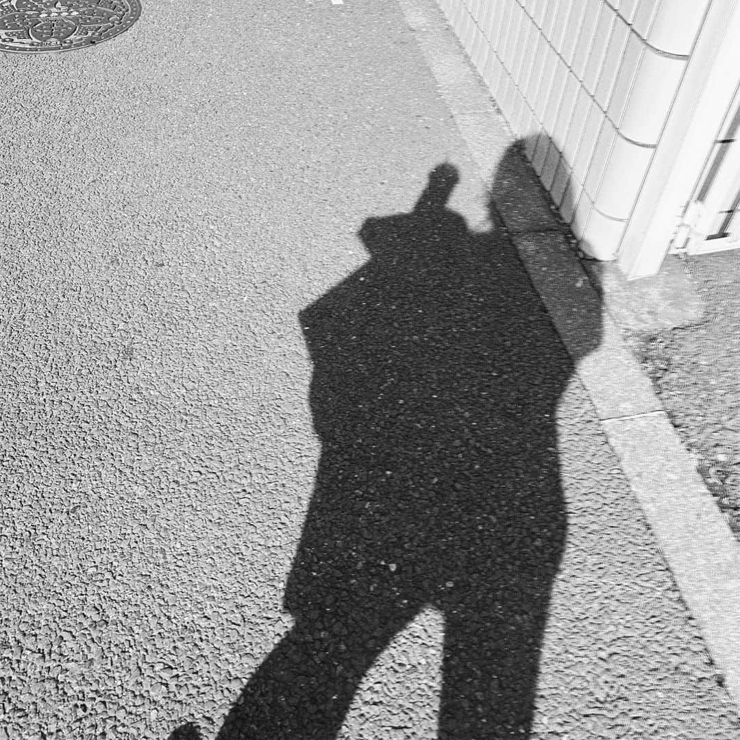 西山なずなのインスタグラム：「🥴🎤」