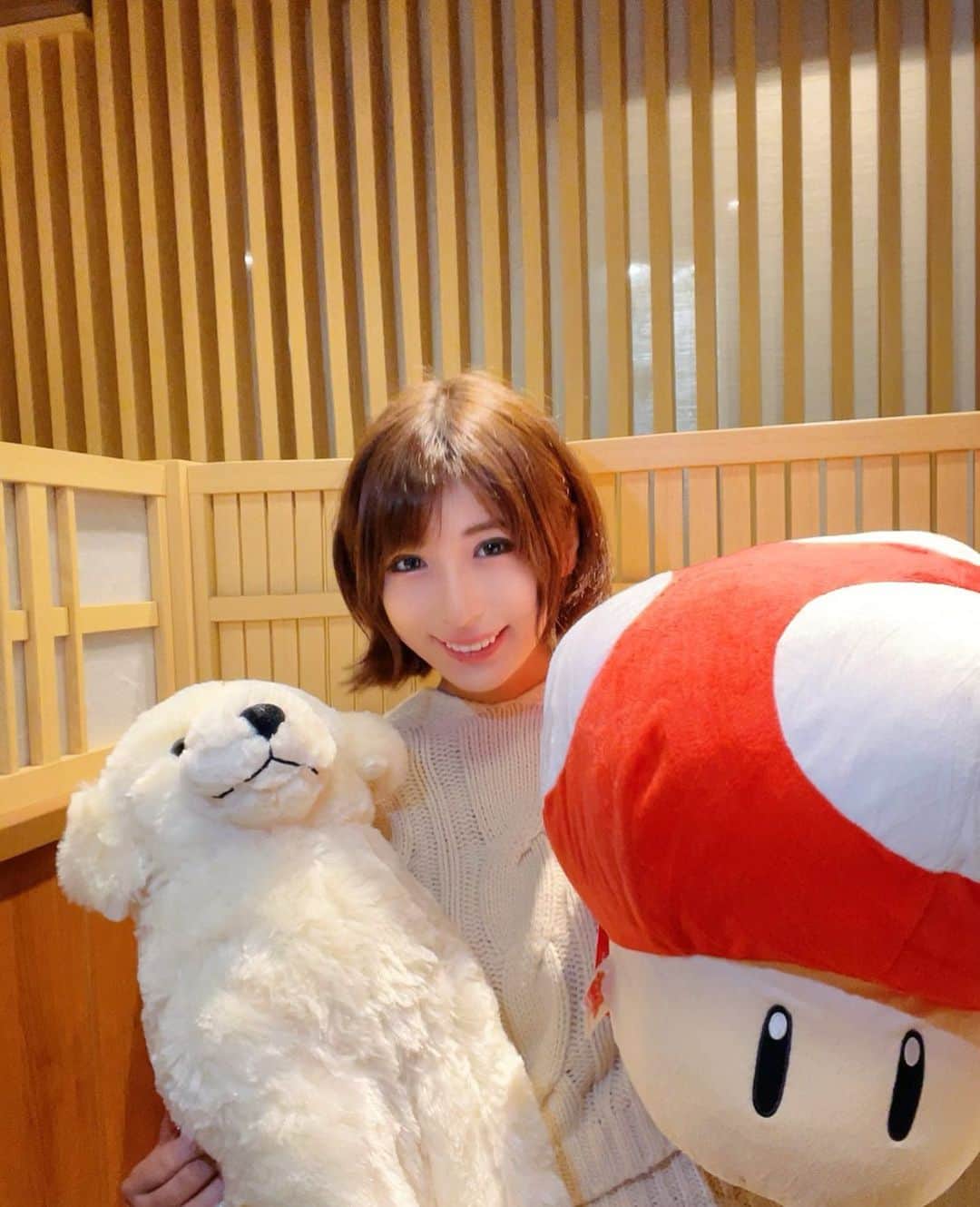 星野ナミさんのインスタグラム写真 - (星野ナミInstagram)「Got a cute stuffed animal 🤍  ぬいぐるみゲット🧸🍄」3月18日 21時46分 - hoshino_nami73