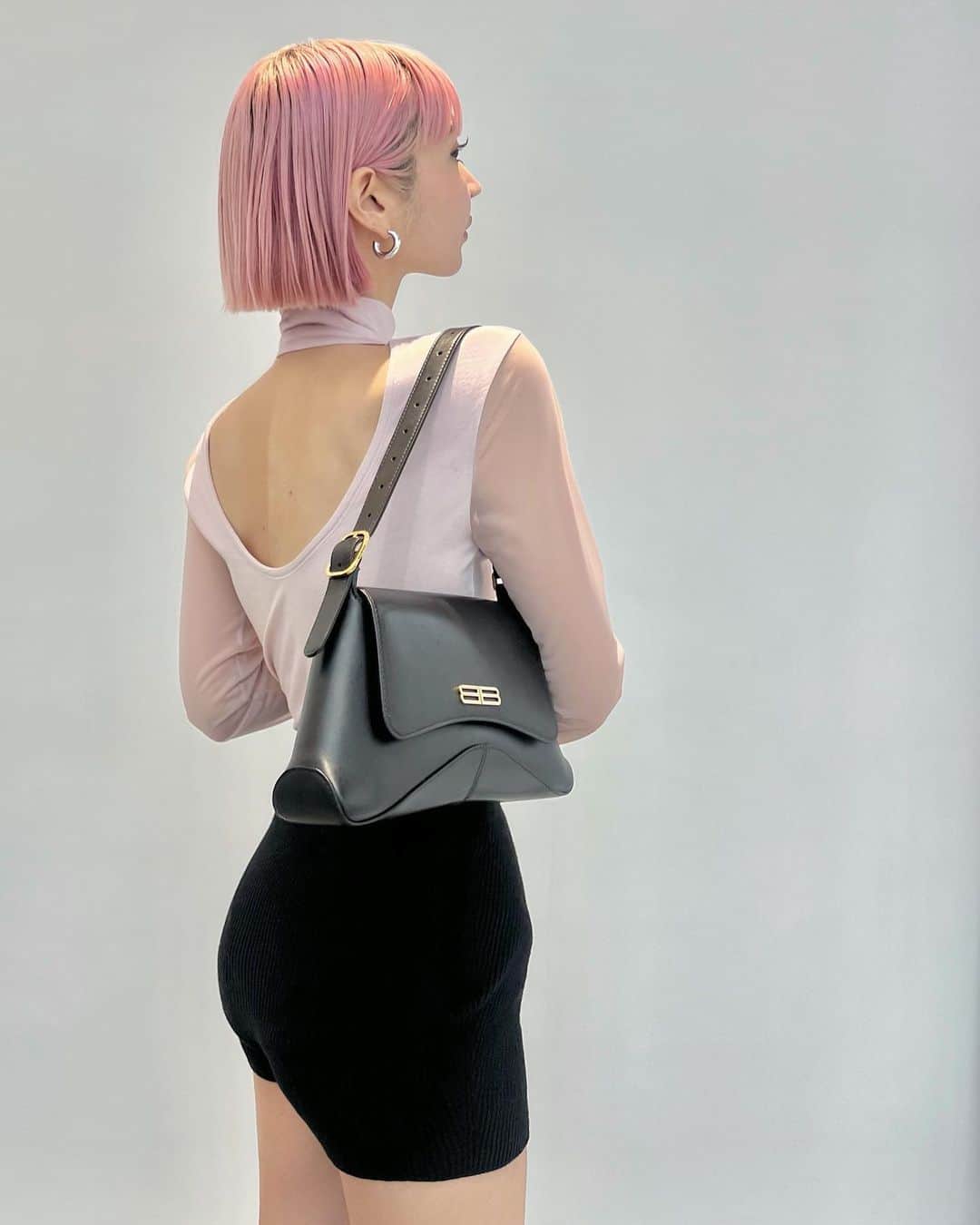 梅村実帆さんのインスタグラム写真 - (梅村実帆Instagram)「pinkヘアとぴったりな背中あきレオタード🩰 全部カワイイ @sorin__official 🤍沢山オーダーした😮‍💨」3月18日 22時08分 - miho11k