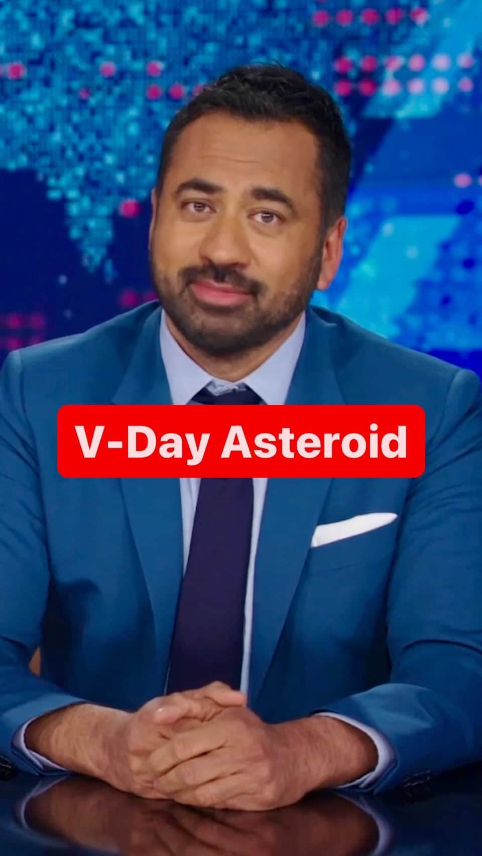 カル・ペンのインスタグラム：「An asteroid might hit earth on Valentine’s Day 2046. Kind of a romantic way to go out?」