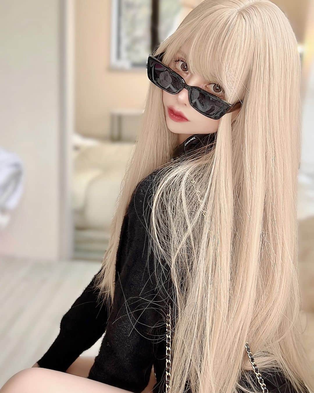 Seinaさんのインスタグラム写真 - (SeinaInstagram)「黒髪ママ🐈‍⬛🐾気分転換にﾊﾟﾂｷﾝﾈｷになたよ . . . #japanesegirl #shein #sheinコーデ #sheingals #gal #ギャル #blondhair #ウィッグ #chanel #chanelbag」3月18日 22時15分 - baby_seina721