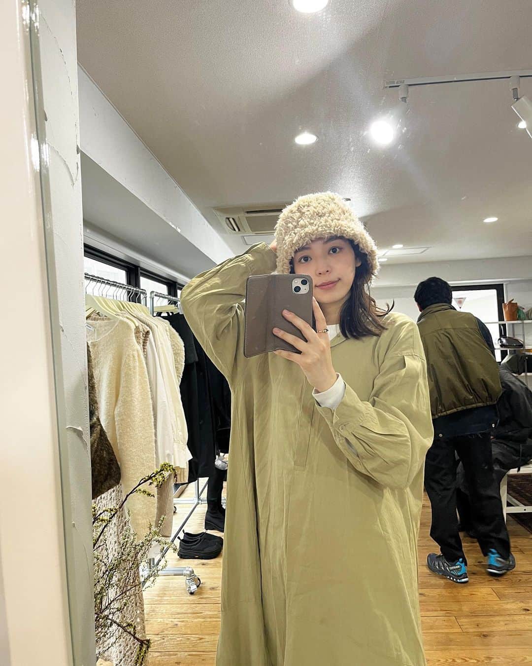仲美咲のインスタグラム：「いつもいつもタイプのものがたくさんある @amomento.co   早く届くのが楽しみ😌🫶🏻  #fashion#style#韓国ブランド #花粉だいぶ楽になってきてない？」