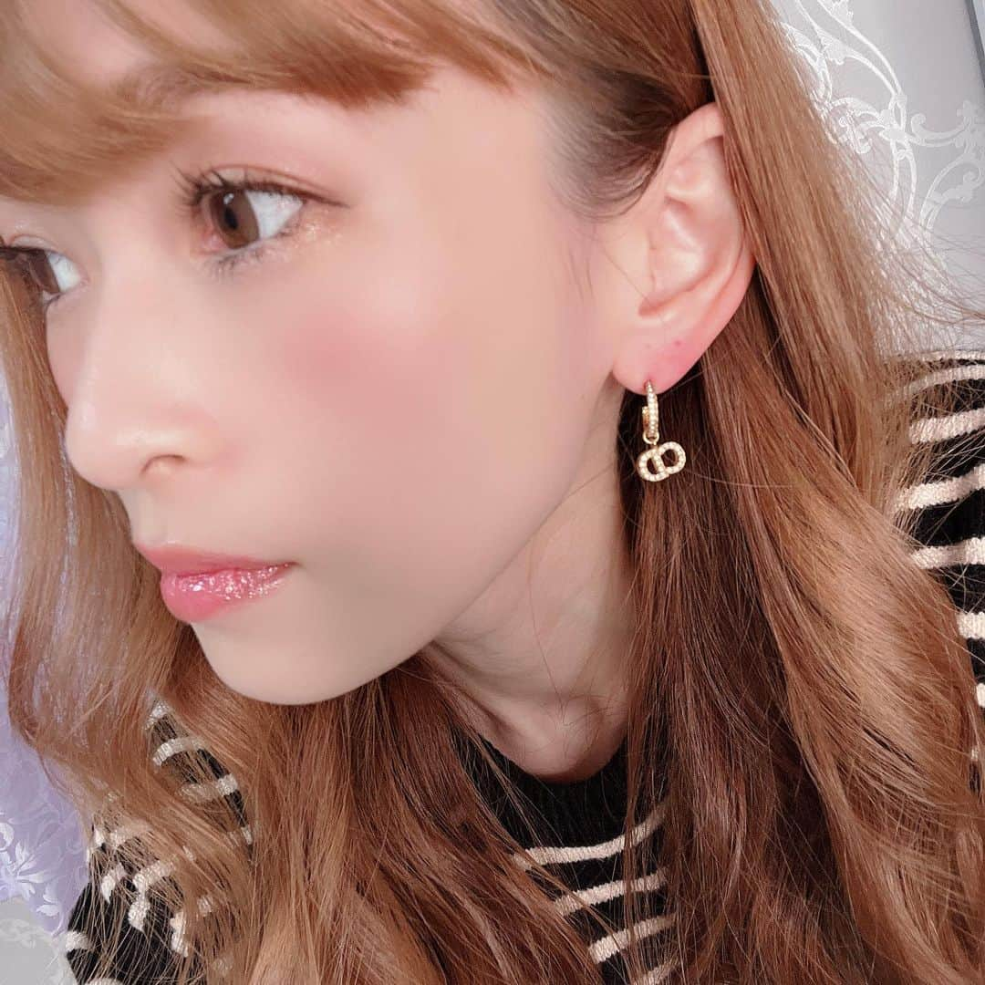 町田亜里香さんのインスタグラム写真 - (町田亜里香Instagram)「久々にお化粧しました💄ˊ˗ なんだか、化粧すると 濃くなる(͒ ⸝⸝•̥𖥦•̥⸝⸝)͒  なんでなんでしょうか。 そして今日とてつもなく眠い。  #メイク」3月18日 22時20分 - ari_gram_111