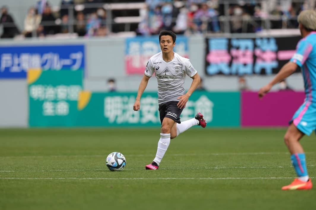 齊藤未月のインスタグラム：「. Very important 3 points!!!  #visselkobe  #楽天モバイル #ヴィッセル神戸 #一致団結 #16」