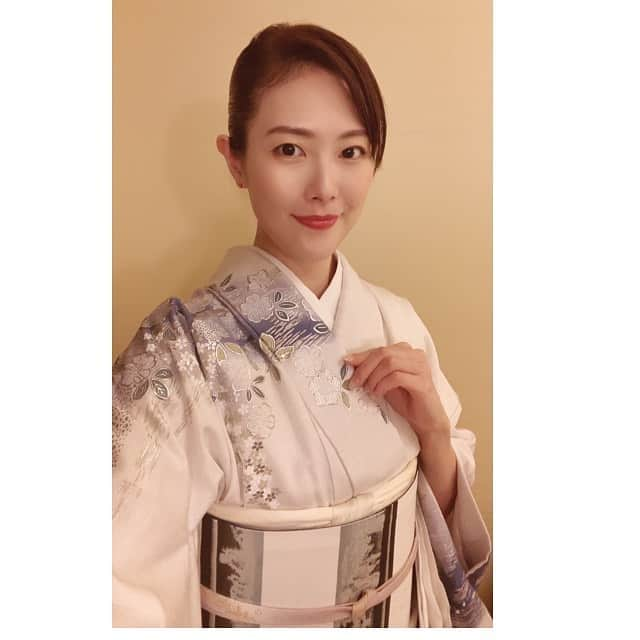 麻央侑希のインスタグラム：「※自撮りの為、画像が反転しています。ご了承ください。  Mao Fes 無事終わりました！！  本当に楽しかったぁ、、！！！  まずは本当にありがとうございました！ お礼まで🥰  今日はお着物で出陣！ 帯は山鳥毛の帯です！！  また写真載せるね〜！  #MaoFes #山鳥毛 #麻央侑希　 #ありがとう #明日も頑張れる #大好きー！」