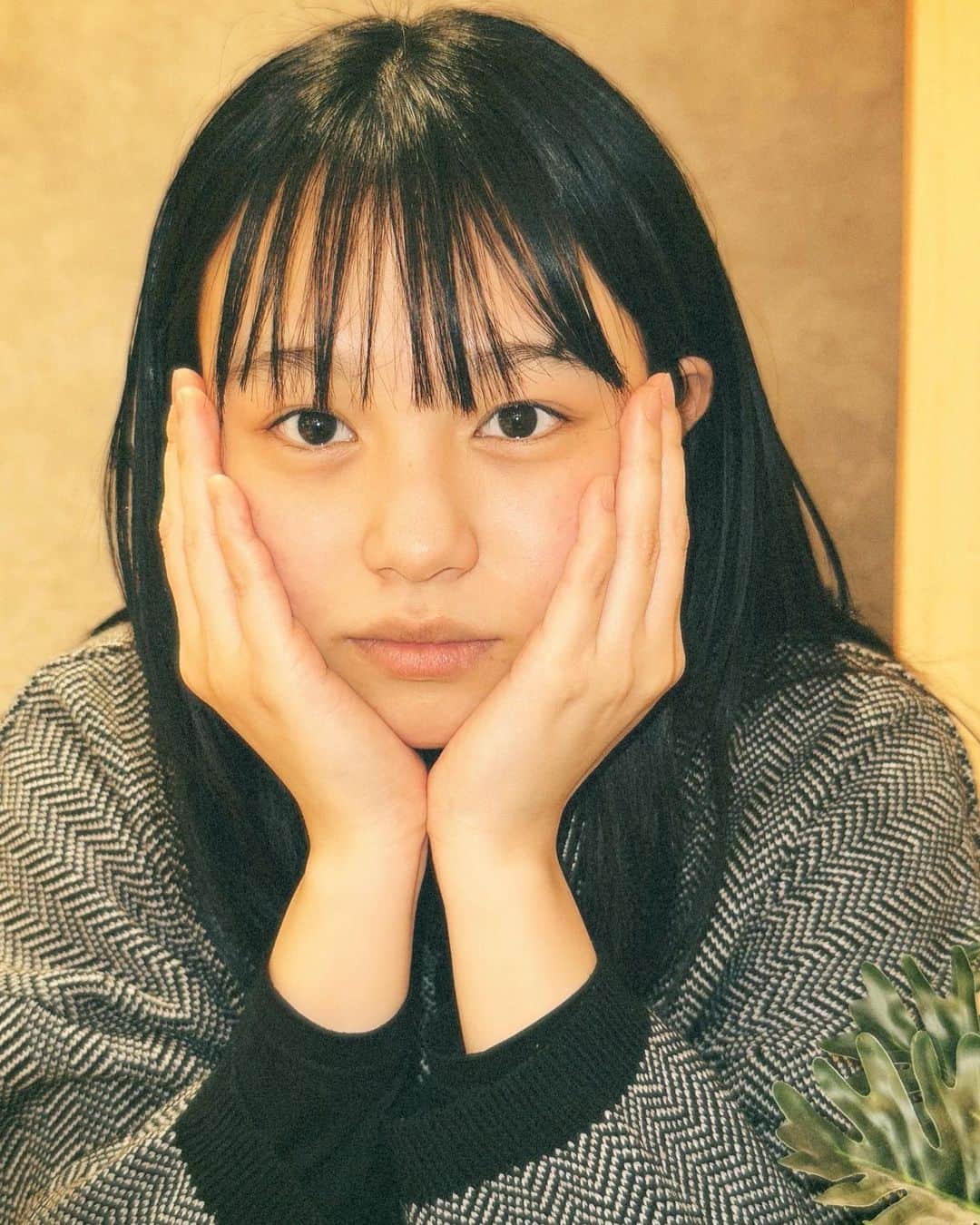 國森桜のインスタグラム：「どすっぴんで急に撮られました🫢 撮影者:岡田帆乃佳  【出演情報】 舞台「ソウサイノチチル」 3月16日(木)~26日(日) 場所:πTOKYO  國森桜BirthdayEvent2023 日程:4月2日  開場:11時30分 / 開演:12時 場所:LiveHouse mono(東京都)」