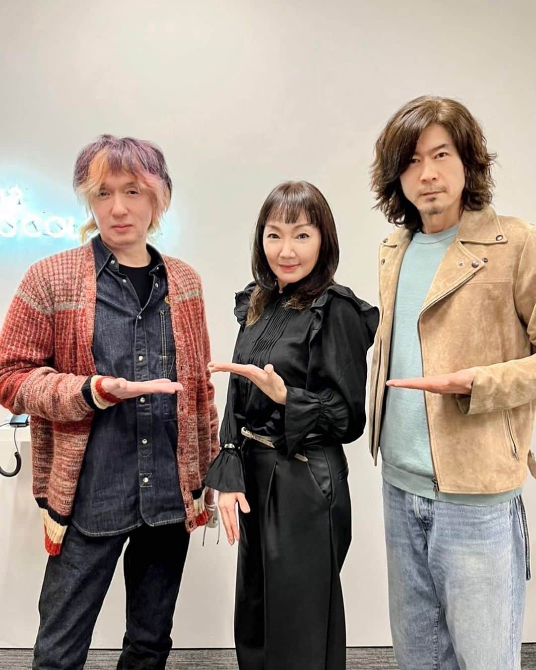 BUCK-TICKさんのインスタグラム写真 - (BUCK-TICKInstagram)「. 📻今夜のFM COCOLO「THE MAJESTIC SATURDAY NIGHT」 に今井寿と星野英彦が出演しました。✨ 皆様聞かれましたか？ 初の❓組み合わせの出演いかがでしたでしょうか？ 3/22にはいよいよシングル「無限 LOOP」が発売‼️ 何度も何度も...無限 LOOPしてくださいね🙂❗️ 今夜聞けなかった方もradikoのタイムフリーで聴けます。 貴重なトーク、是非聞いてください。 よろしくね‼️  #radiko ですぐ聴く▽ radiko.jp/#!/live/CCL  #BUCKTICK #BUCKTICK35th #今井寿 #星野英彦 #3月22日発売 #無限LOOP #太陽とイカロス #FMCOCOLO765 #MSN765」3月18日 23時11分 - bucktickofficial