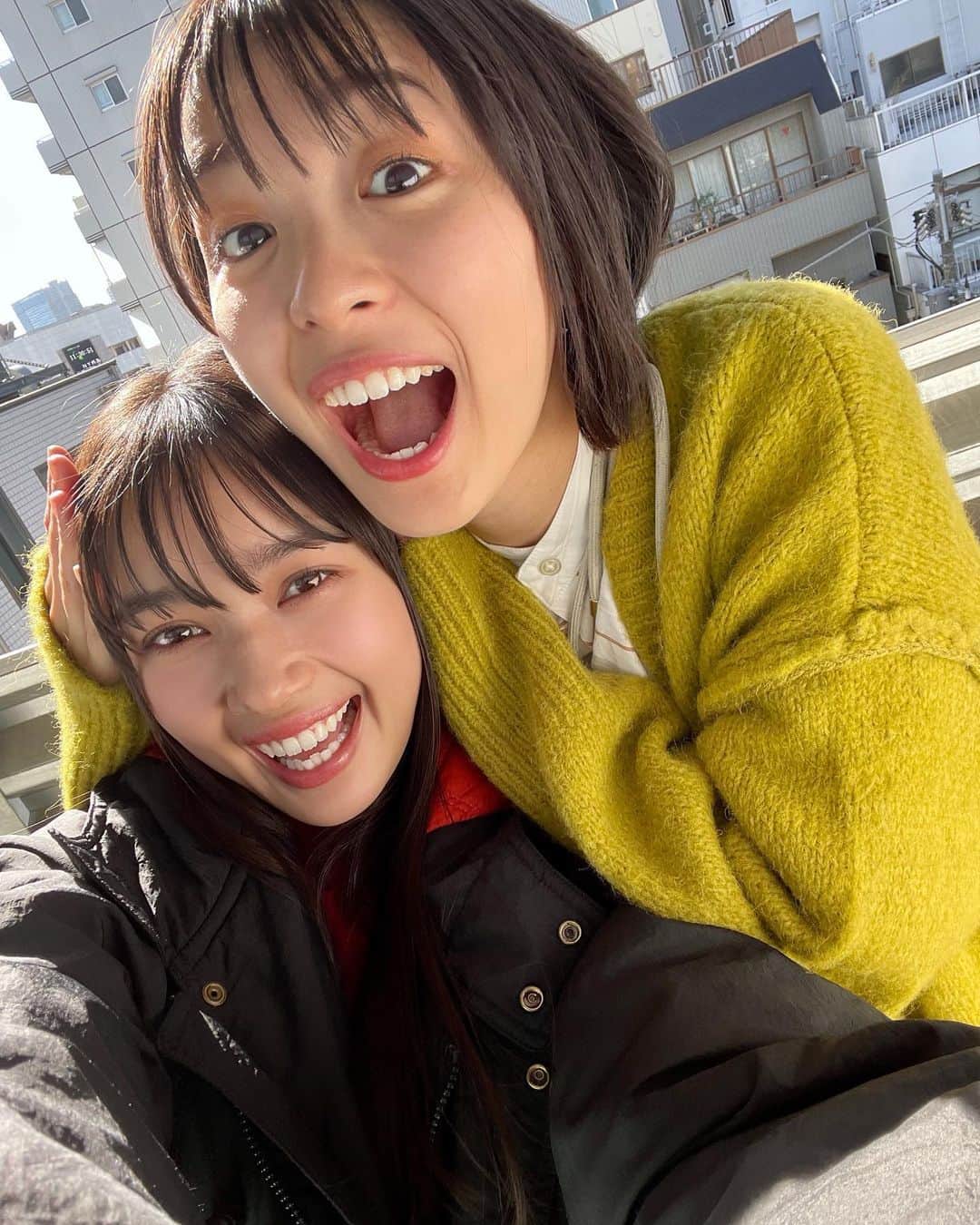 新井舞良のインスタグラム：「「#ひともんちゃくなら喜んで！」いよいよこのあと最終回です✨ 本当に本当に素敵なキャスト、そしてスタッフの皆さんと一緒に撮影できて幸せでした。  是非最後まで見届けてください！ ひともんちゃくなら〜、喜んでっ‼︎‼︎ @dramal_abc」