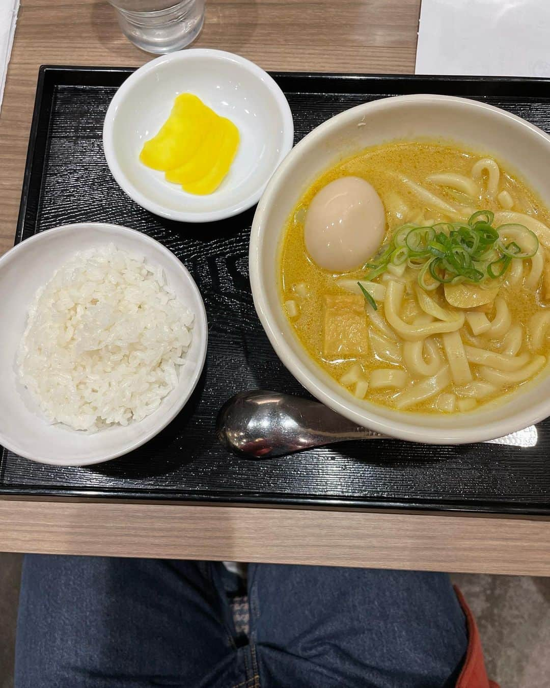 ミスターちんさんのインスタグラム写真 - (ミスターちんInstagram)「劇場近くにある「千吉うどん」 久々に寄ってみました(^O^)／  #恵比寿千吉うどん #一人飯」3月18日 23時44分 - mr_chin_official