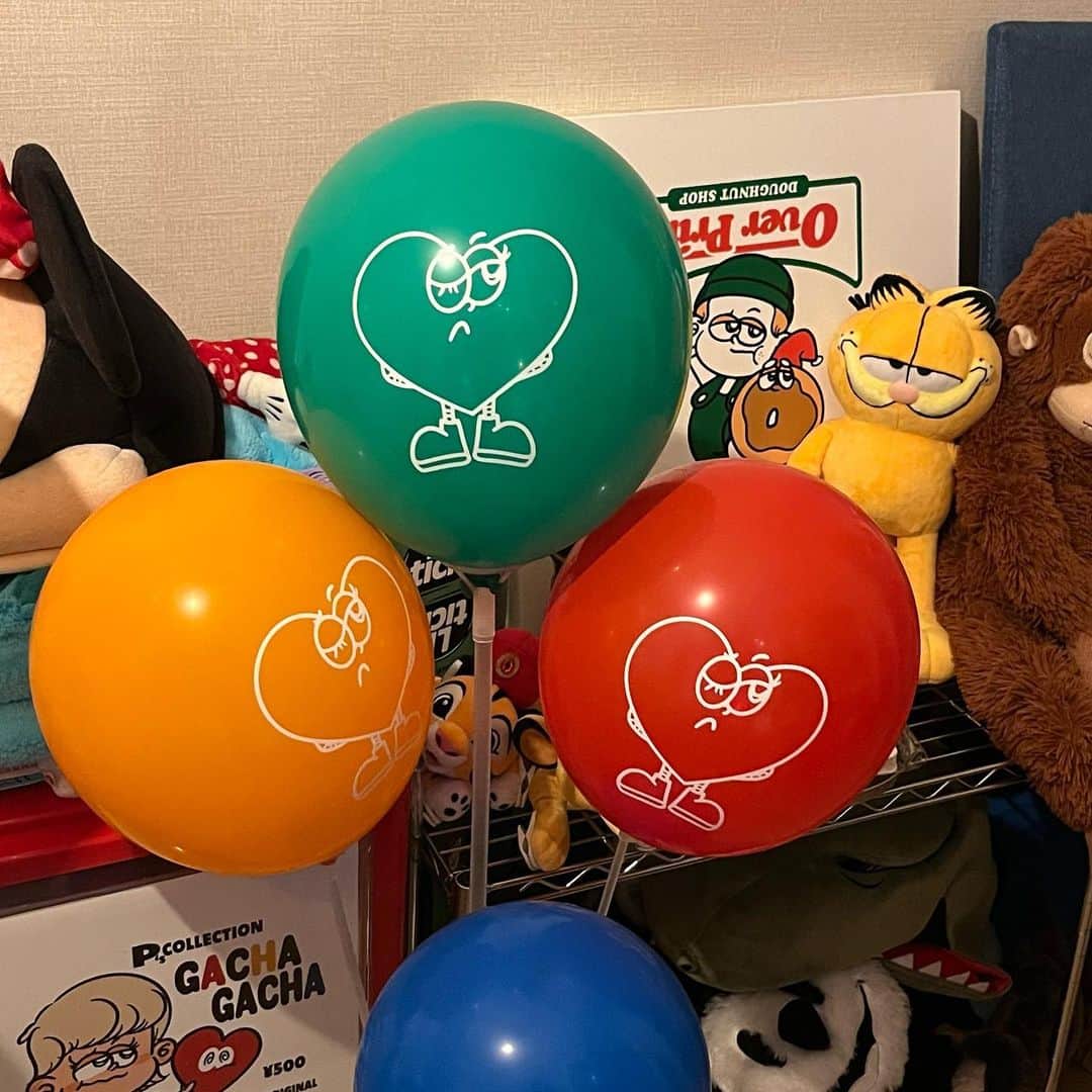 Pirakoのインスタグラム：「ぴらこはうすに潜んでるグッズたち」
