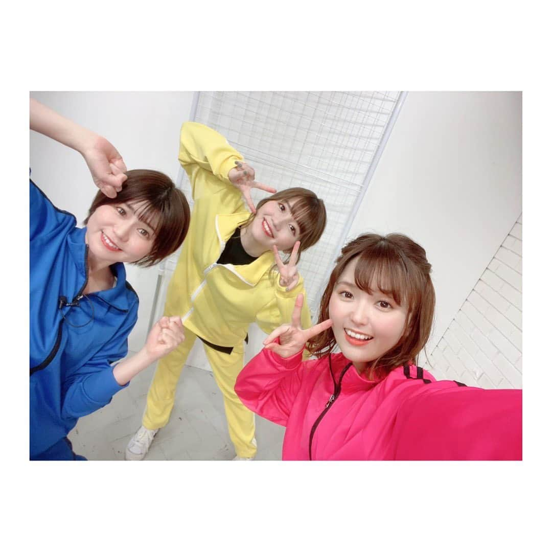 のぐちゆりのインスタグラム：「3/16 #トリセカ ゲスト出演🐓 今回もたのしすぎた😂  直美さんとひとちゃんの番組、、もうすぐ8周年？！😳 すごい！めでたい！！！ そんでグッズかわいい！！！！アクスタくれよ←  #大空直美さん  #大和田仁美ちゃん  #のぐちゆり」