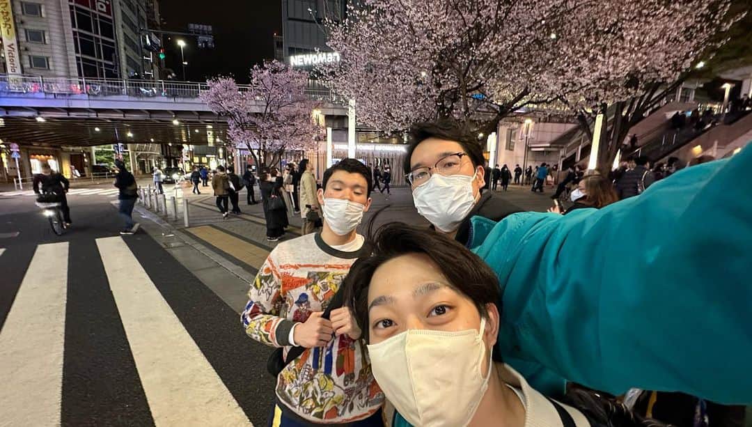 橋本市民球場さんのインスタグラム写真 - (橋本市民球場Instagram)「新宿のおもひで😊」3月19日 9時34分 - rinjin.shimin