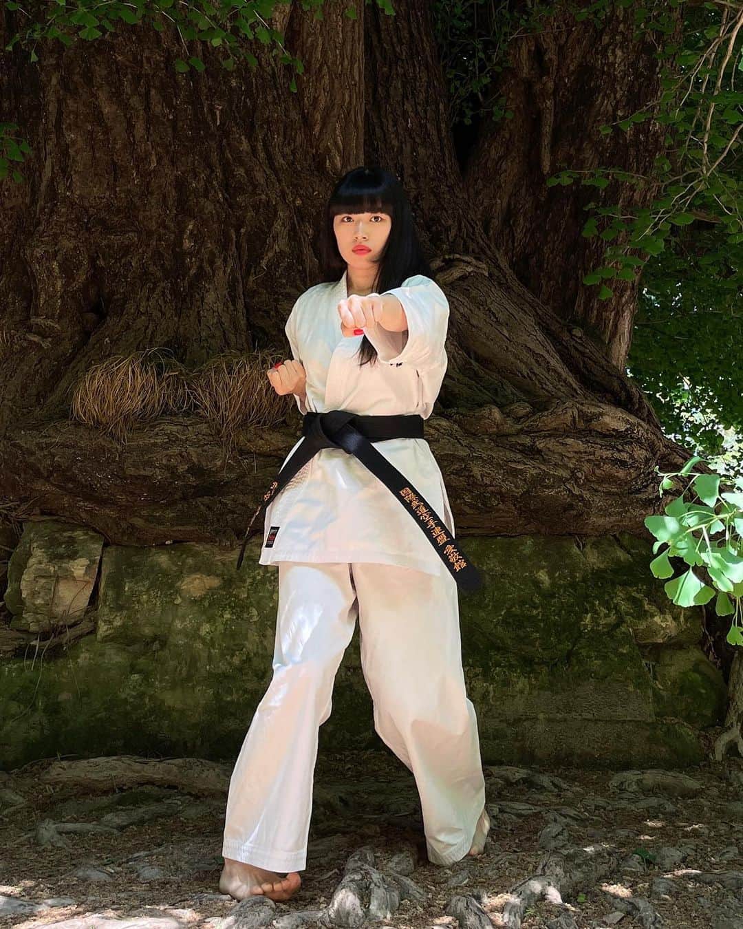 内藤好美さんのインスタグラム写真 - (内藤好美Instagram)「正拳突き👊🏻  SEIKEN-TSUKI / SANCHIN-DACHI.  直拳.  펀치.  #action#actress#japan#japanese #karate#kyokushin#kyokushinkarate#blackbelt#アクション#アクション女優#空手#極真空手#黒帯#武打#動作片#動作演員#女演員#액션#가라테#액션영화#일본#karatekid#karatelife#karatê#karaté#karatetraining#karatelove#karategirl#karateka#himecut」3月19日 10時09分 - _ko._.no_
