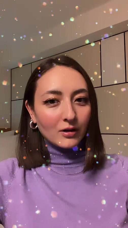 エリーローズのインスタグラム：「大阪のホテルからインライ💜 @otone_official 5/17〜5/25大阪梅田阪急POPUP。 年下彼氏ってアリ？メイク、スキンケア、アクセ、私服などなど」