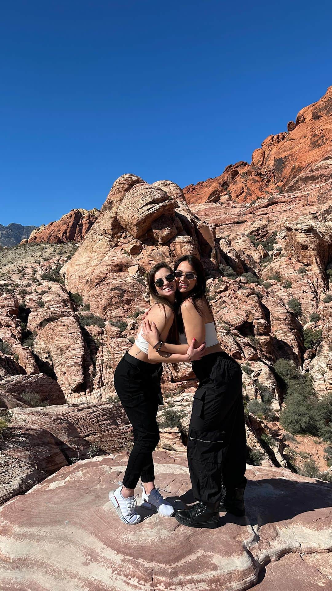 モルガーナ・ギマッキのインスタグラム：「Botei a minha ginasta 🤸‍♂️ pra dançar comigo 🫶🏼 e já aproveitando para te agradecer por tanto, amiga!!!」