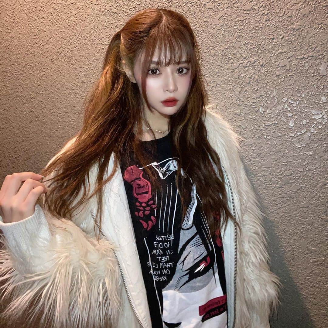 Raniのインスタグラム：「.  #gladnews #ootd #makeup #fashion #kilistar #white #rock #japanesegirl #happy #キルスター #死兆星 #ハーフツイン #idol #アイドル #saigonobansan」