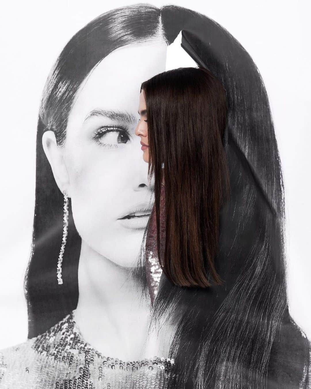 ゾーイ・ドゥイッチのインスタグラム：「seeing double 👀  by the incredible @jr #paperportraitserie」