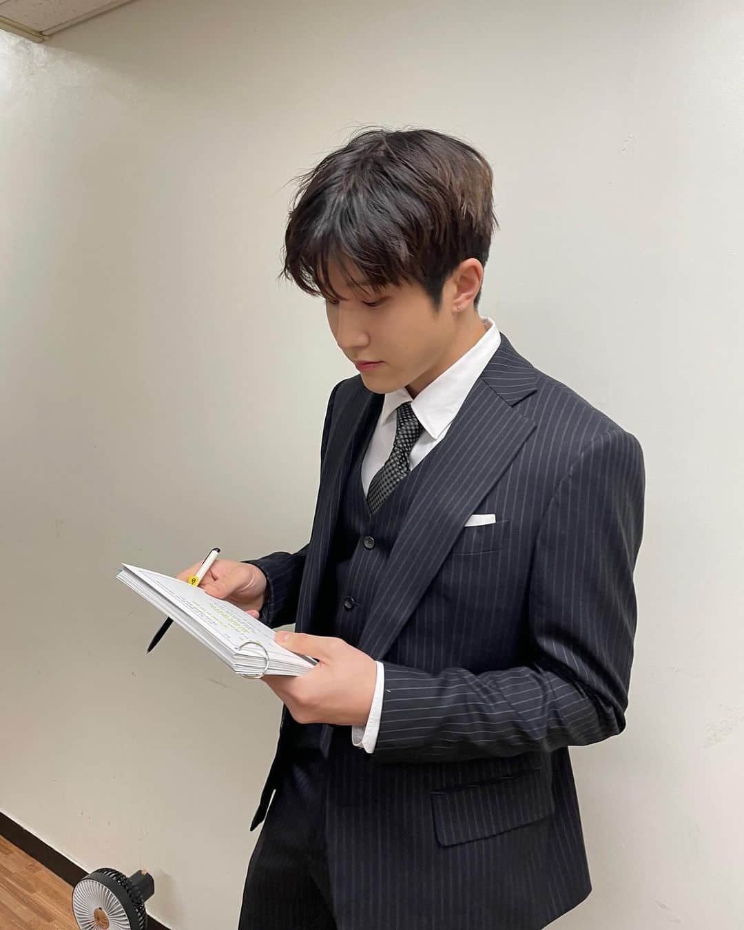 ジンジンのインスタグラム：「Goodnight🌙」