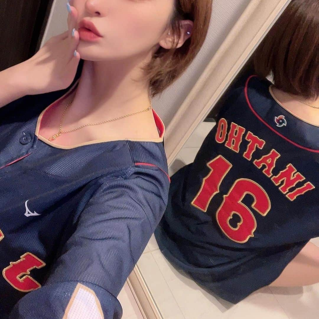 ERENAのインスタグラム：「. . 気持ちはマイアミ⚾️🇺🇸❣️笑 本当日本最強でかっこいい🇯🇵🇯🇵 #侍ジャパン#WBC#⚾️#大谷翔平」