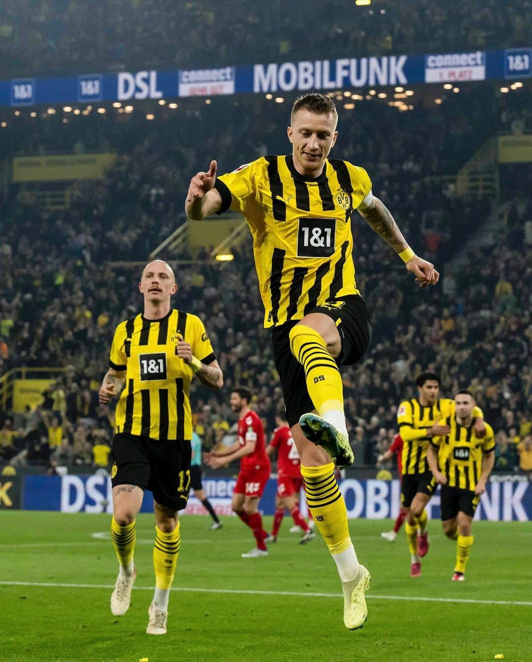 のインスタグラム：「𝟏𝟔𝟎 𝐓𝐨𝐫𝐞 für Borussia Dortmund! 🖤💛」
