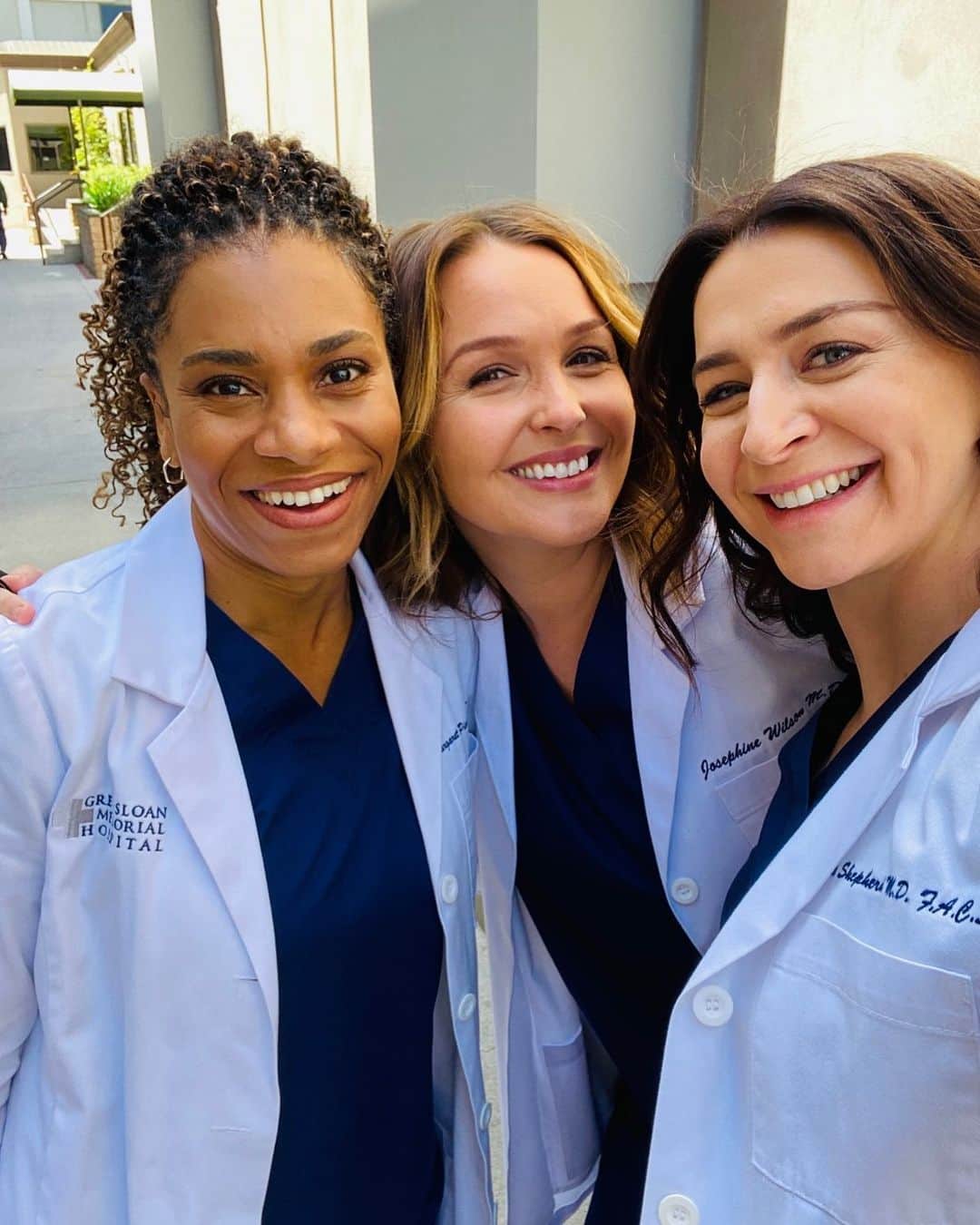 カテリーナ・スコーソンのインスタグラム：「That beautiful person on the left is @seekellymccreary  She has been one of the most important people to me for almost a decade. She is heading out to have some new adventures and I could not be more proud to have lived and worked and loved and grown beside her all this time. Can’t wait to read the next chapter. ❤️❤️❤️」