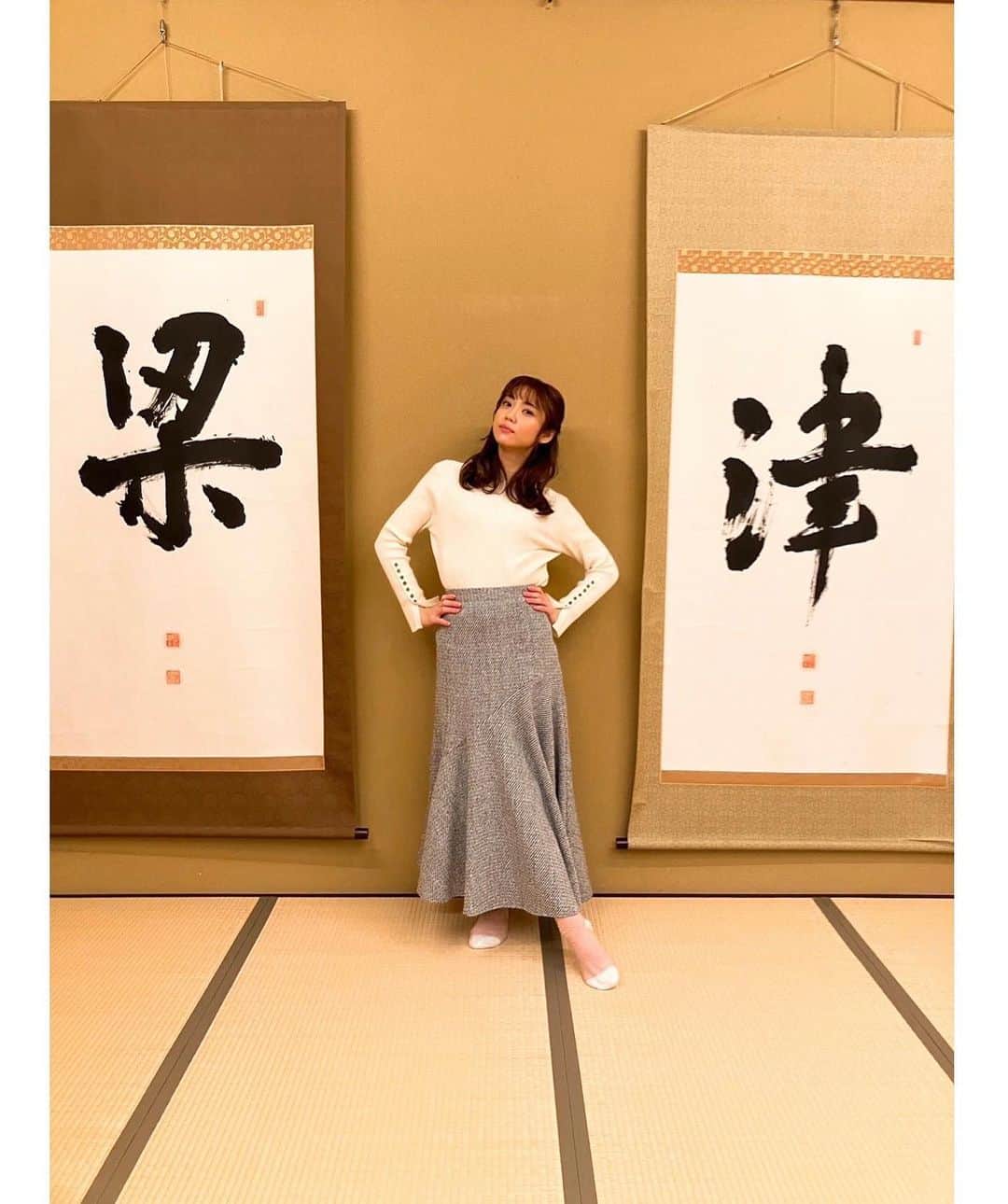 山谷花純のインスタグラム：「ドラマ『親友は悪女』第11話 本日3月19日夜11:30〜放送です。  妃乃は、スリッパを履かない子だなと思い真奈の家で素足を貫いたのですが演じている山谷本人末端冷え症。 寒さに耐えての撮影期間が懐かしい。 是非ご覧くださいまし。  #親友は悪女 #山谷花純 #杉pオフショット」