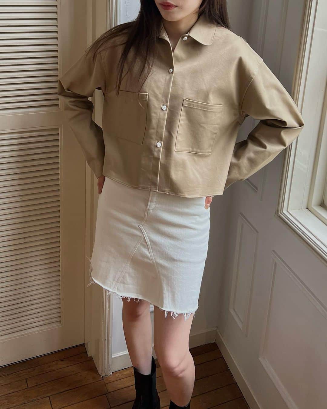 GREED TOKYO STOREさんのインスタグラム写真 - (GREED TOKYO STOREInstagram)「New arrival "Remake Short Skirt in White"  リメイクでお作りしたミニ丈のホワイトデニムスカート。 裾はフリンジを施した仕様でヴィンテージ感がありコンパクトなシルエットが特徴です。程良いストレッチで履き心地も抜群です。  Bed&Breakfast Standard Remake Short Skirt in White T/S/U ¥17,600  #greedtokyo #greedfukuoka #greedinternational #bedandbreakfastqualityoflife  #denimskirt#ootd#fashion#seasonless   #グリード #グリードトウキョウ #グリードインターナショナル #デニム#デニムスカート#シーズンレス」3月19日 18時45分 - greed_tokyo