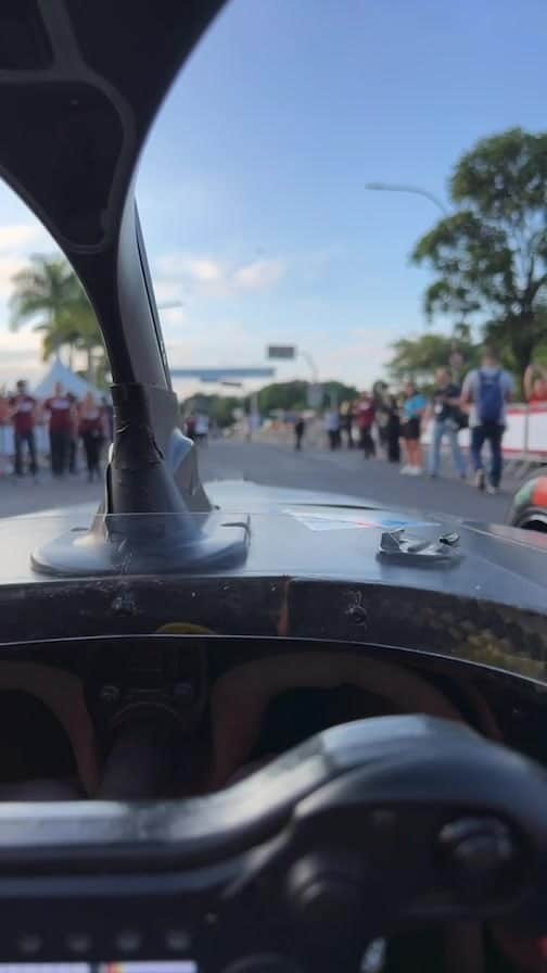 ルーカス・ディ・グラッシのインスタグラム：「Carro da Fórmula E no Ibirapuera !」
