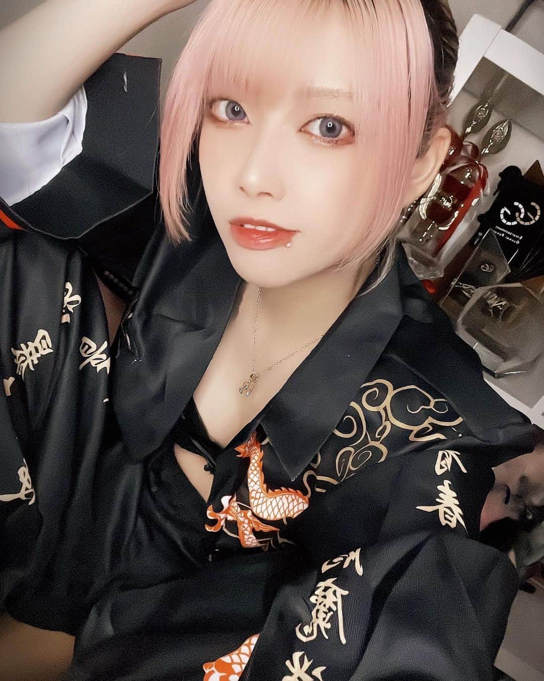 ぽにょ皇子のインスタグラム：「喧嘩上等  #グラビア #グラビア撮影 #グラビアモデル #DJ #フェチ #被写体女子 #ギャル #コスプレ #特攻服」