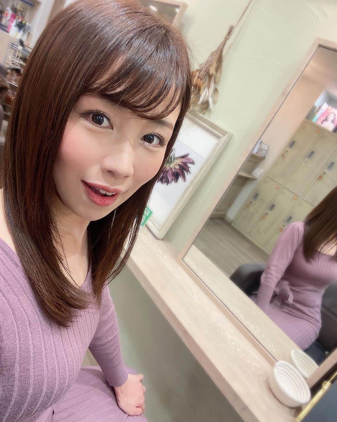 道岡桃子さんのインスタグラム写真 - (道岡桃子Instagram)「💇‍♀️✨✨  横浜のヘアエステ専門店でプレミアムトリートメントエステをしてきました🙌  髪のお悩みをカウンセリングしてくださり、工程も多いのですが、その分艶々に！パーマやカラーで傷んだ髪に栄養分を入れる髪質改善で、最後までとても丁寧に施術していただきました。  回を重ねるとより良いとのことで定期的に通いたいです💕  ありがとうございました😊✨  最後の写真…🐷www  #髪質改善カラー #髪質改善トリートメント #髪質改善縮毛矯正 #横浜髪質改善 #ヘアエステ #髪質改善ストレート #白楽髪質改善 #白楽美容室 #横浜 #横浜美容室 #トリートメント #ヘアエステ #サラサラ #サラサラヘアー #アナウンサー #アナウンサー衣装 #ニットワンピース #ニットワンピースコーデ #hair #hairstyle PR @eureka_by_ainoa.official #yokohama」3月19日 19時51分 - momoko_ana