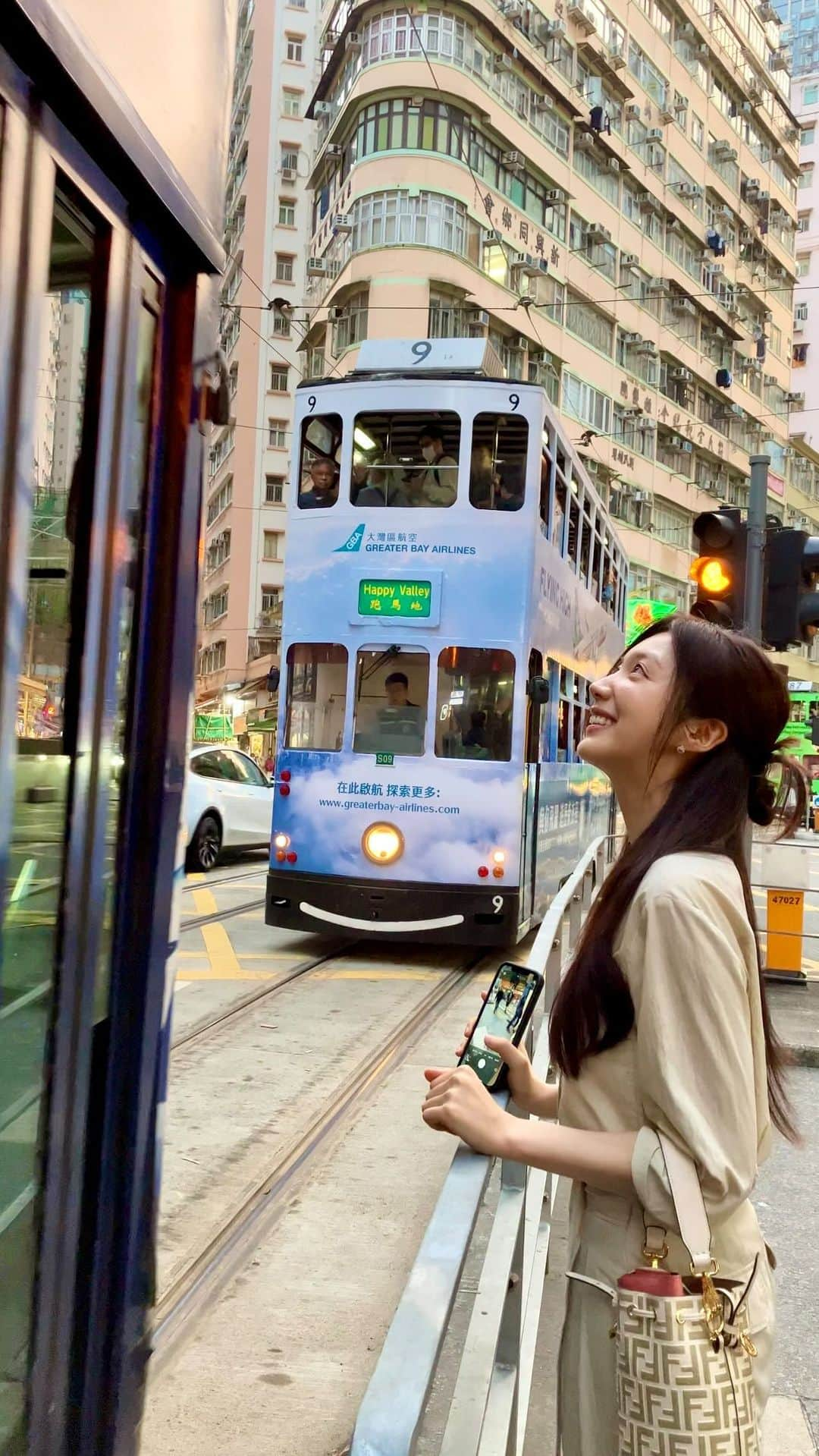 チェ・ソジンのインスタグラム：「첫 날🙂  #홍콩 #홍콩여행 #hongkong」