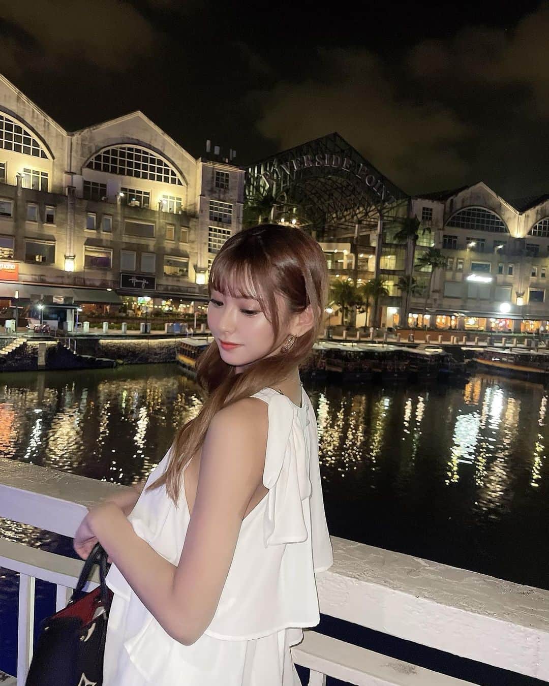 星野ティナのインスタグラム：「シンガポールの夜すきだわ🤭  . . . #シンガポール #海外旅行 #女旅 #夜景 #夏コーデ #cherime」