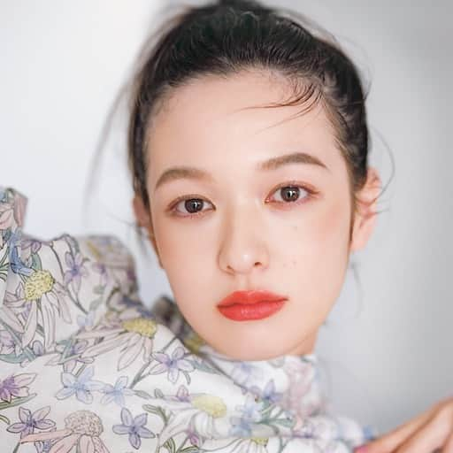 林由香里のインスタグラム：「@vocemagazine  ALL プチプラ🧚‍♂️  #hair #makeup #プチプチ」