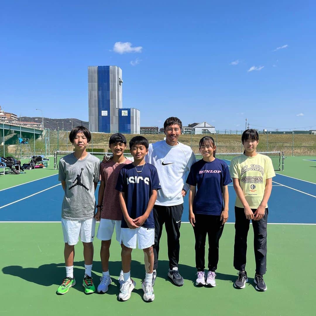 のインスタグラム：「今日はテニス🎾 野球とテニスは共通点が多くてかなり勉強なりました‼️ 野球もテニスも🎾の内側を打つ👍」