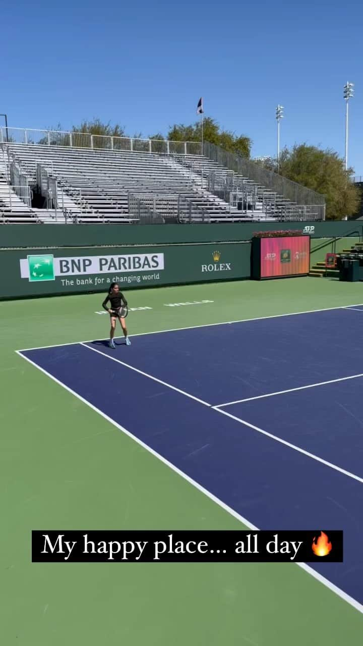 エリック・ウィンターのインスタグラム：「Being able to watch @sebitennis hit on the @bnpparibasopen courts today was awesome! No place I’d rather be #prouddad #indianwells #11yearsold」