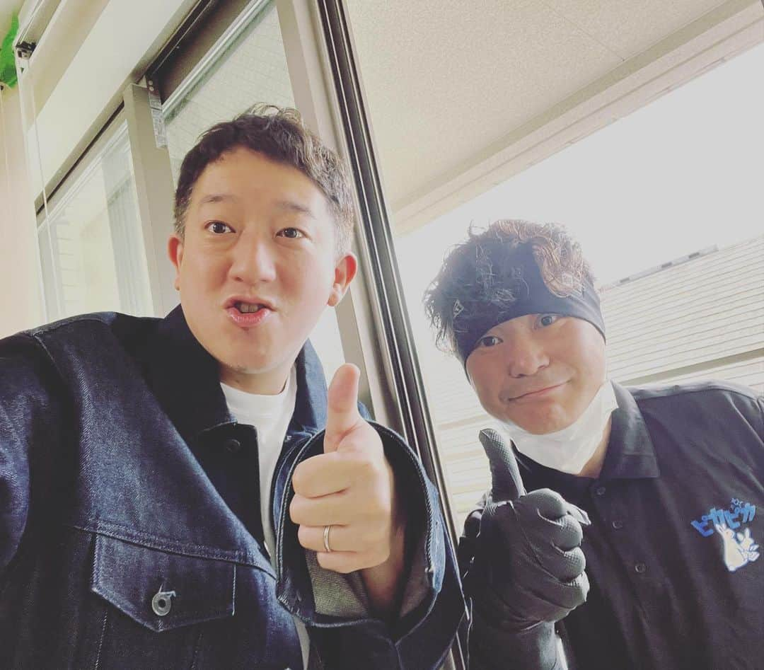 入江慎也さんのインスタグラム写真 - (入江慎也Instagram)「先輩のサバンナ高橋さんのご自宅の水回り、ベランダの清掃をやらせて頂きました。  高橋さんには芸人報道という番組でずっとお世話になっておりました。 プライベートでもサウナとかにも連れていっていただいており、こうしてご依頼が嬉しかったです  スタッフも生高橋さんと会えてめちゃくちゃテンション上がっておりました笑笑  ありがとうございました。 改めてご結婚本当におめでとう㊗️㊗️㊗️ございます  #サバンナ高橋　さん #株式会社ピカピカ #清掃 #ハウスクリーニング #水回りクリーニング #ベランダクリーニング」3月19日 13時32分 - oreirie0408