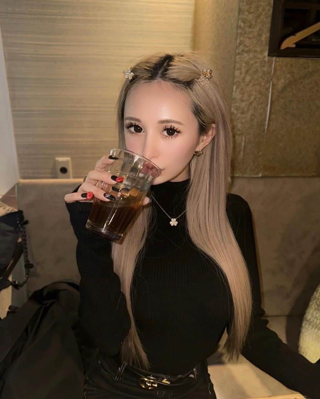橘ハナのインスタグラム：「… 20歳🌱お酒解禁した妹たちと初めて地元に飲みいった🙂 … #兄弟なかよしでたのしい #多分ここまで仲いい兄弟 #そんなにいないとおもう #だいすき」