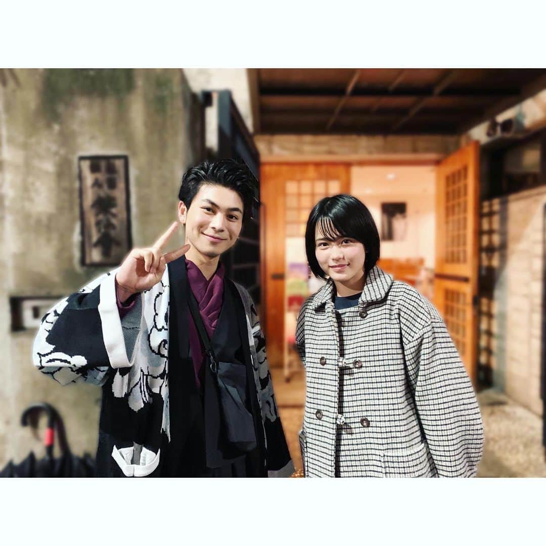 ひゅうがさんのインスタグラム写真 - (ひゅうがInstagram)「先日、僕が主演を務めさせて頂いたドラマ 「月食の夜は」の、主題歌を歌ってくださっている、 #優河with魔法バンド さんのライブに行って参りました！  由緒ある銕仙会能楽堂でのライブで、 厳格な雰囲気の中に響く、 優河さんの透き通っていて且つ力強さもある歌声と、 魔法バンドの皆様の魂の籠ったサウンドに本当に感動しっぱなしでした！  そして何より、#優河 さんがものすごくライブを楽しんでらっしゃる姿が、鮮烈に目に焼き付きました！  こんなにも、”音”を楽しんでいらっしゃる方々が、主題歌/音楽を担当してくださるドラマに、主演として出演させて頂き、本当に光栄です！！  皆様もぜひ！優河with魔法バンドさんの曲をお聴きください！  会場で、相澤一樹監督や脚本家の竹川春菜先生、 そして共演した #外原寧々 さんにもお会いできました！！  素敵な”魔法”のような一夜でした！  第46回 #創作テレビドラマ大賞　 『 #月食の夜は 』 3/25 #NHK 総合よる10時放送  主題歌 『 #光のゆくえ 』 優河with魔法バンド @__y_u_g_a__   #スターダストプロモーション #スターダスト #スタダ #スタダ1  #吉田日向」3月19日 14時21分 - hyuganow