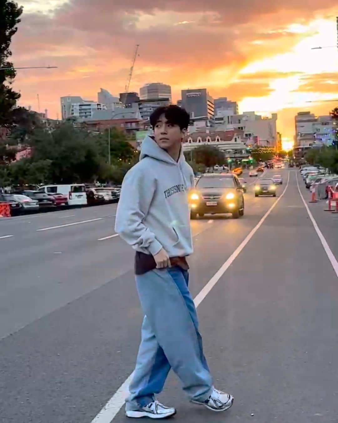 バロ さんのインスタグラム写真 - (バロ Instagram)「SUNSET 🌞   #차선우 #sunwoo #australia #thisisneverthat」3月19日 14時44分 - baroganatanatda