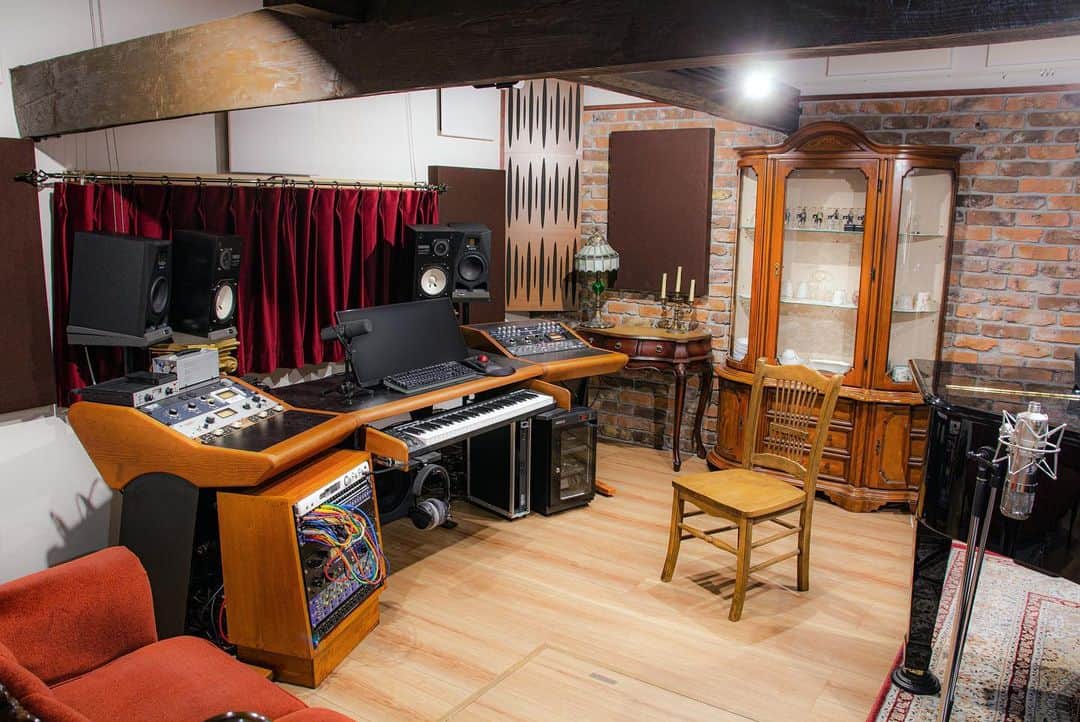 のインスタグラム：「Leiki Ueda Studios, March 2023 Contact, Booking: leikiueda@gmail.com」