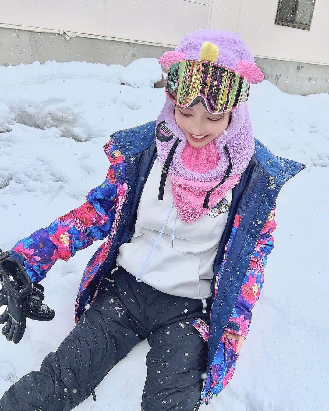 のインスタグラム：「. ぜんぶ雪のせい⛄️❄️ . .」