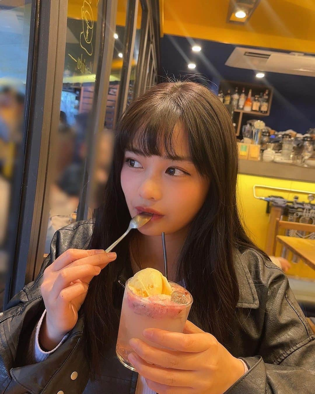 西本ヒカルさんのインスタグラム写真 - (西本ヒカルInstagram)「・ 🌸🍨  年度末☺︎  皆様が素敵な新年度を迎えられますように。」3月19日 17時24分 - hikaru_nishimoto1231