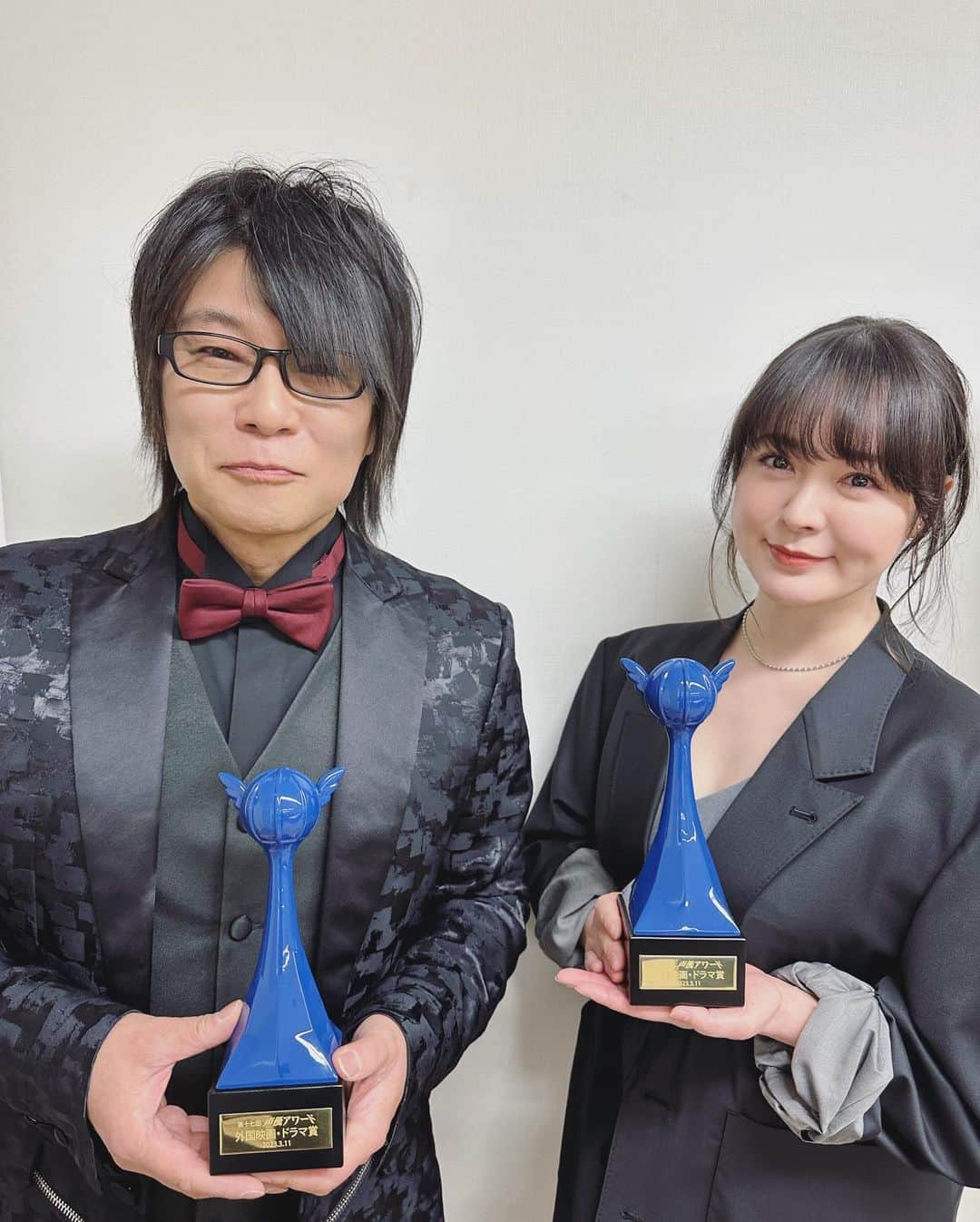 貫地谷しほりさんのインスタグラム写真 - (貫地谷しほりInstagram)「森川智之さんと 松本梨香さんとも撮っていただきました(o^^o)嬉しい！ 同じ外国映画・ドラマ賞を 授賞した森川さんはとても紳士で 緊張をほぐしてくださいました。 ありがとうございました。 #声優アワード #サトシ と#トム と記念写真(*´꒳`*) #豪華 だ」3月19日 17時46分 - shihori_kanjiya