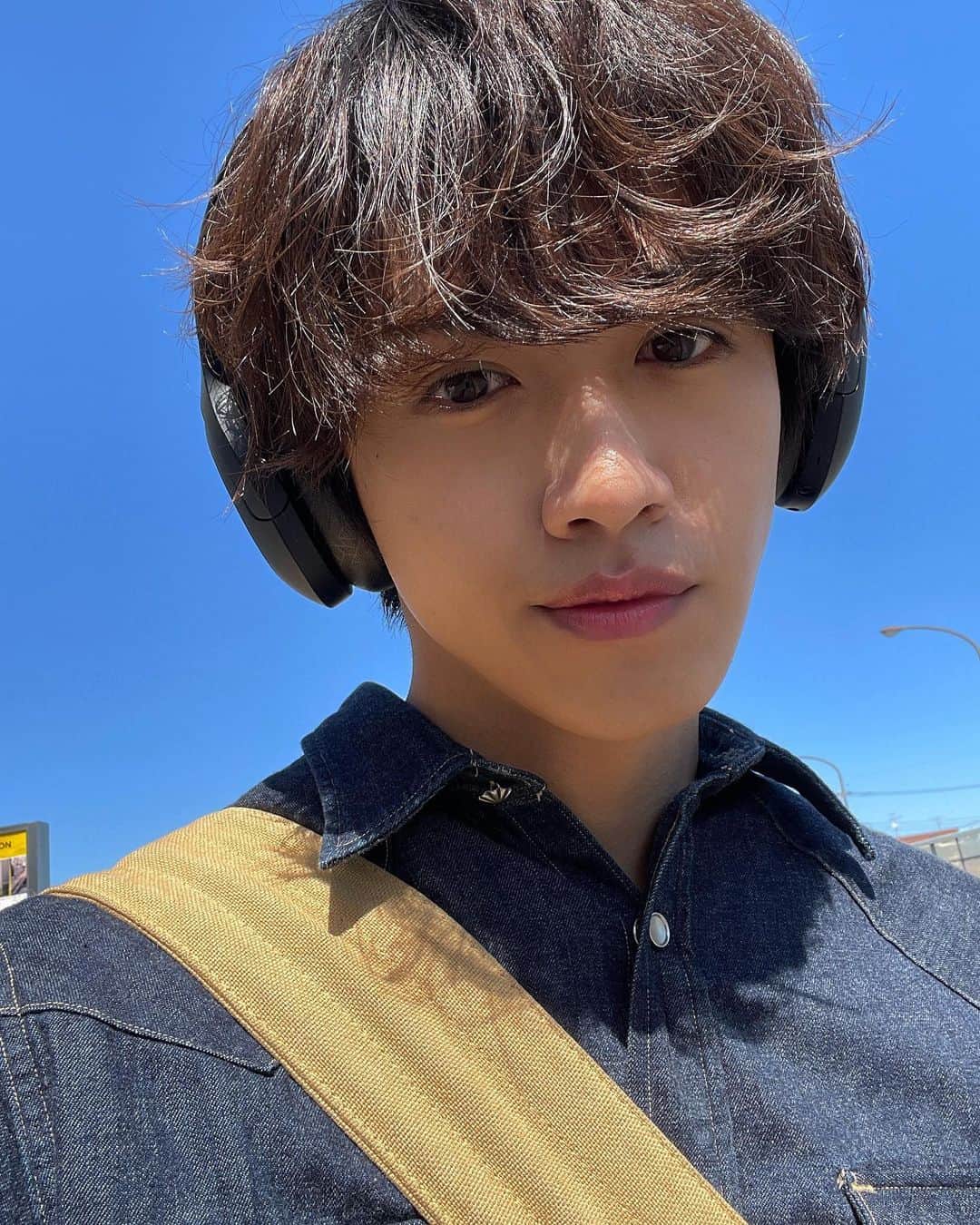 高橋聖那のインスタグラム：「． 現場でポケットティッシュ7袋使う伝説残してきた。 この春ずっと鼻水小僧かも。今日天気良かったね🌞」
