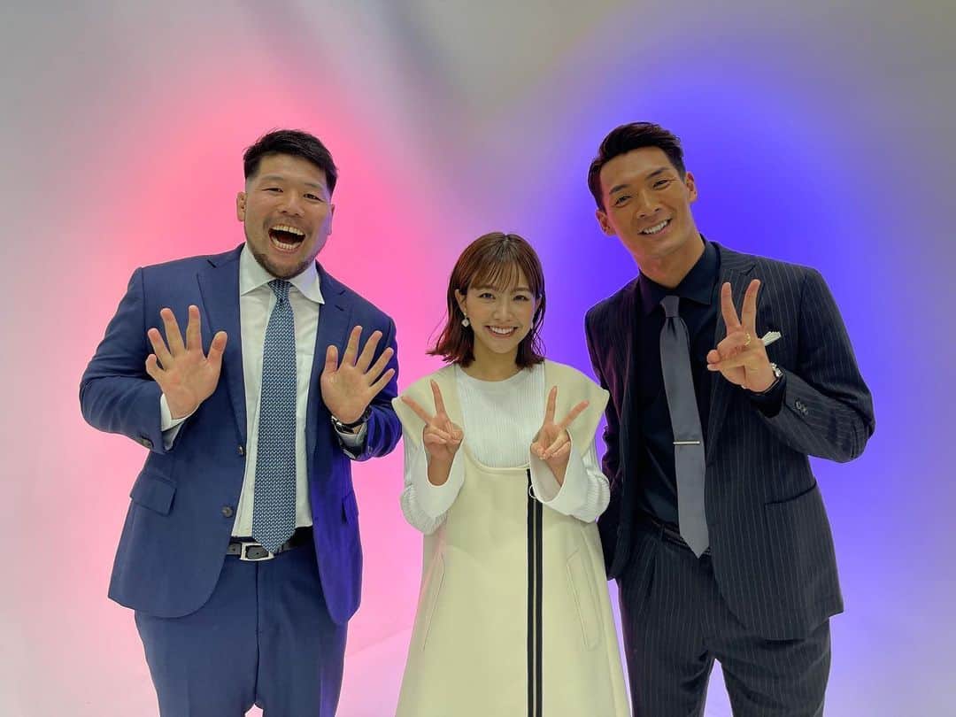 のインスタグラム：「丸の内15丁目トークイベント⚽️🏉 ありがとうございました！  槙野智章さん @makino.5_official  中川絵美里さん @emiri_nakagawa  運営スタッフの皆さん @marunouchi_15   とても楽しい時間をありがとうございます😊  #丸の内15丁目 #丸の内15丁目project #丸の内15丁目プロジェクト #槙野智章 さん #中川絵美里 さん #三菱地所 #サッカー #soccer #ラグビー #rugby #football #フットボール #久々の襟ピロン」