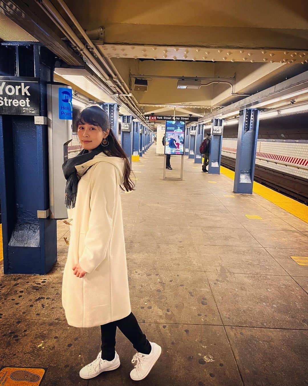 芝咲美穂のインスタグラム：「滞在中は地下鉄にもたくさん乗りました。  最後の日まで慣れず、反対方面に乗ってしまったりなど、１人で乗る時は毎度ドキドキでした。  色々な人に助けてもらいました🥹  #ny#nyc #nycity #mtanyctransit #mtanyc #mtasubway」